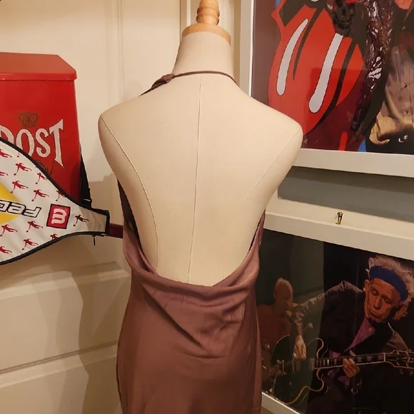Chic Backless Zara Halter Dress in Taupe - Picture 3 of 7